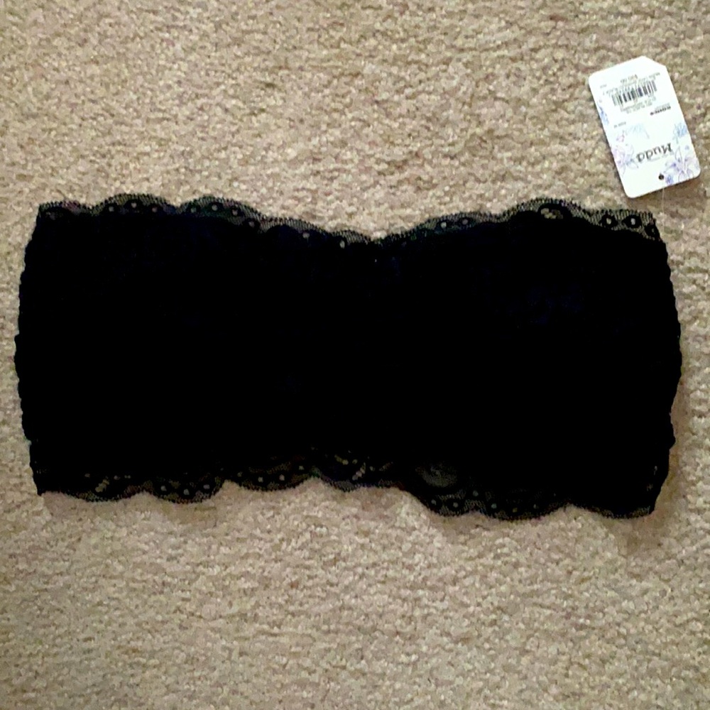 Black lace bandeau bra